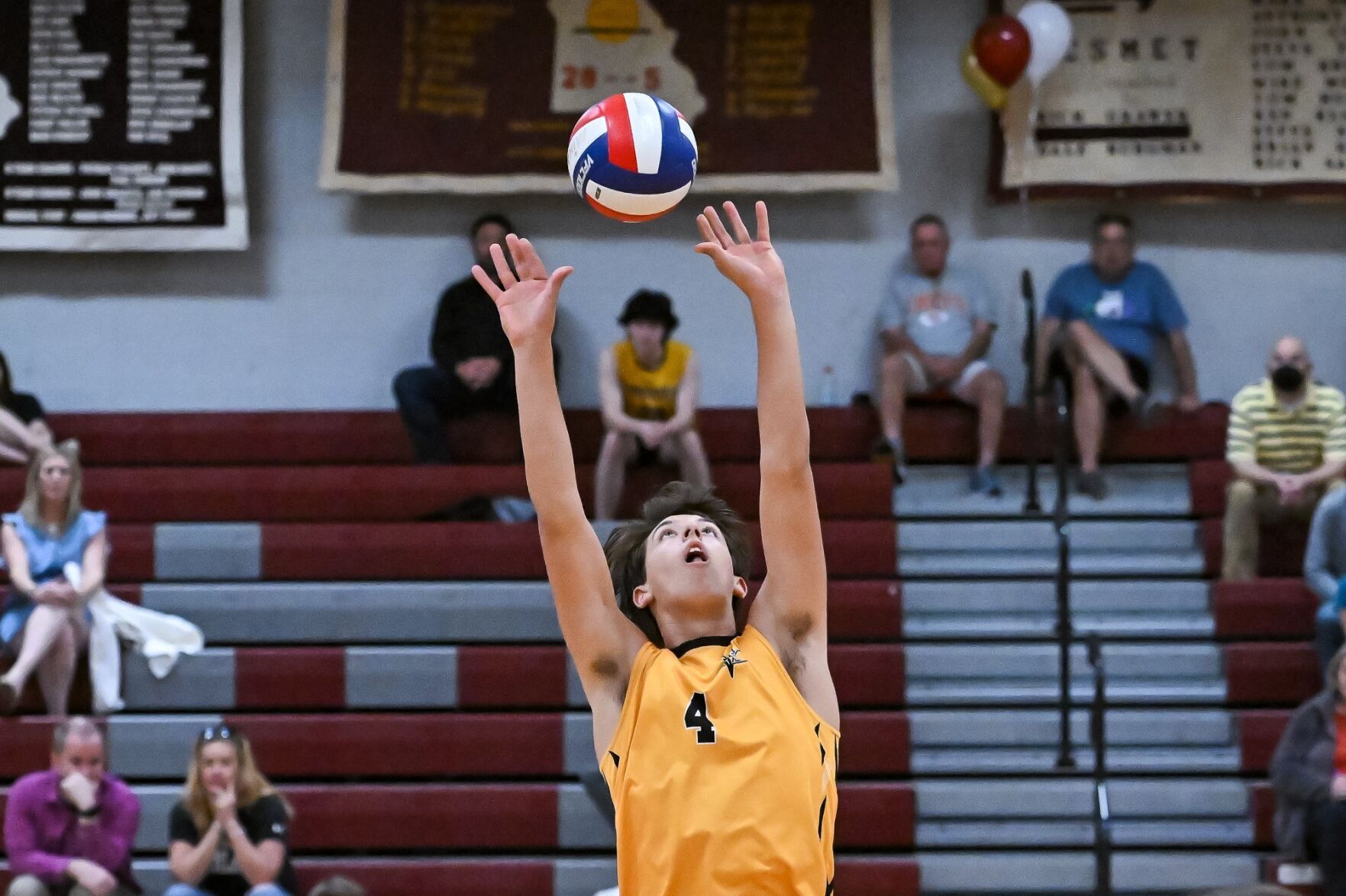05/02/24 - Boys Volleyball Vianney at De Smet